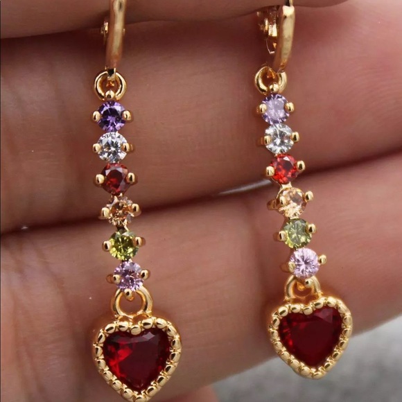 Jewelry - Heart drop dangle gold earrings